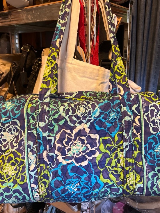 Vera Bradley Handbags - Vera Bradley Navy Floral Quilted Travel Duffel Katalina blues pattern